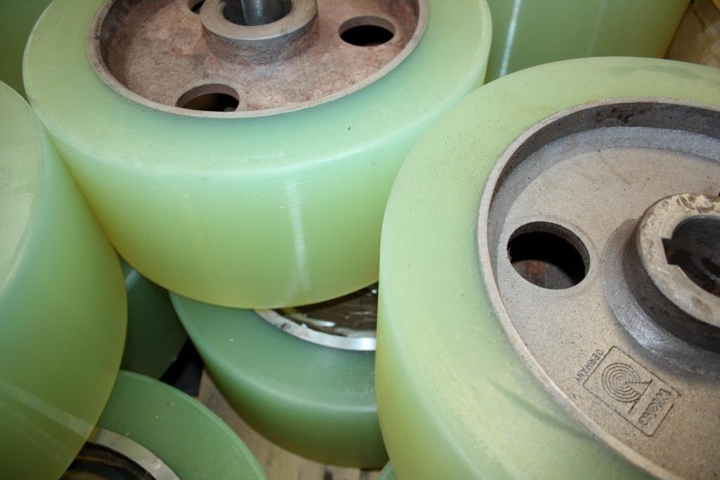 Grønne hjul med metal midte